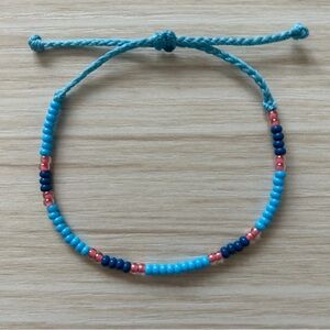 cool breeze // mini seed bead bracelet